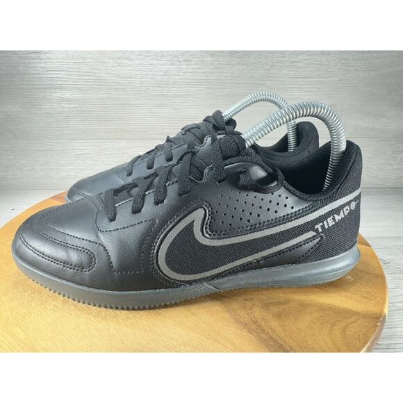 Nike DA1332-004 Tiempo Legend Black Training Indoor Soccer Shoes Boy's 5.5Y - Picture 2 of 9